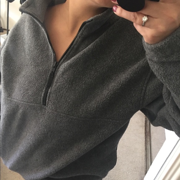 • Half Zip Pullover • - Picture 1 of 6