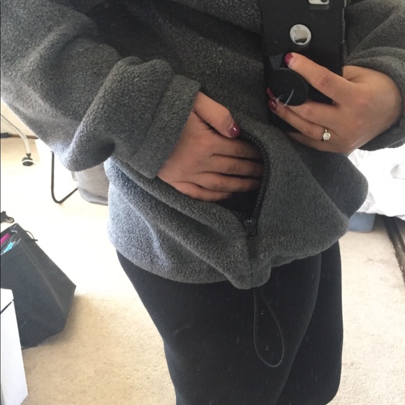 • Half Zip Pullover • - Picture 6 of 6