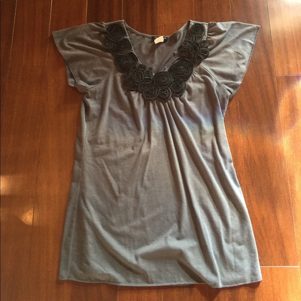 Charcoal gray t-short