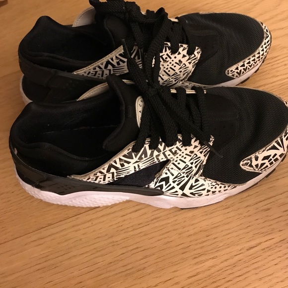 Nike Huarache - Picture 2 of 4