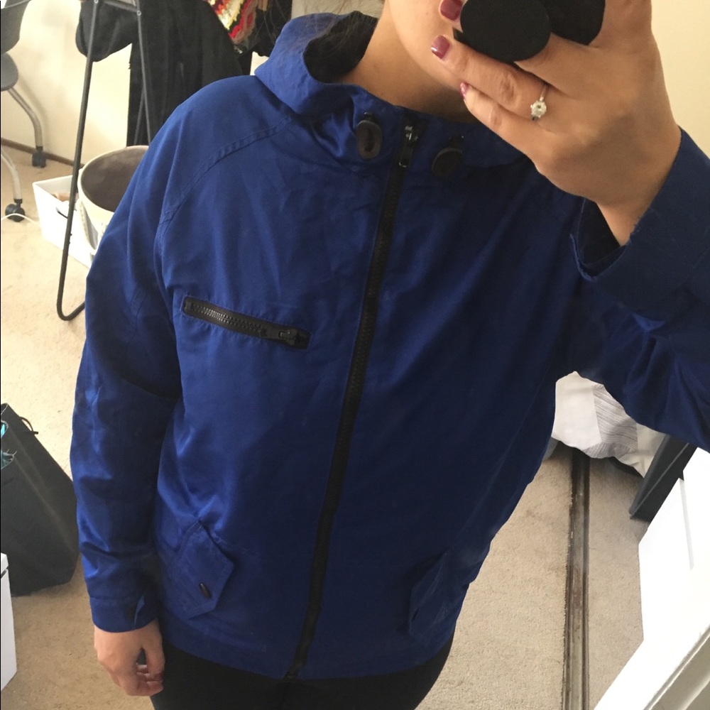 • Rena Jacket •