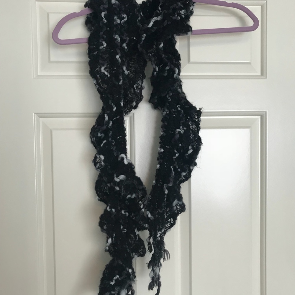 Black and grey scarf