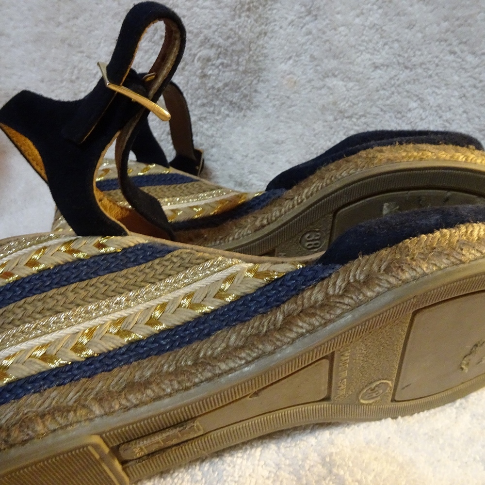 shoes - Picture 4 of 4