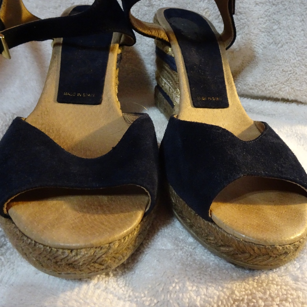 shoes - Picture 2 of 4