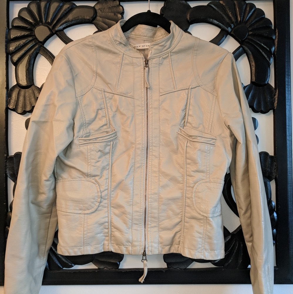 Cute beige leather jacket
