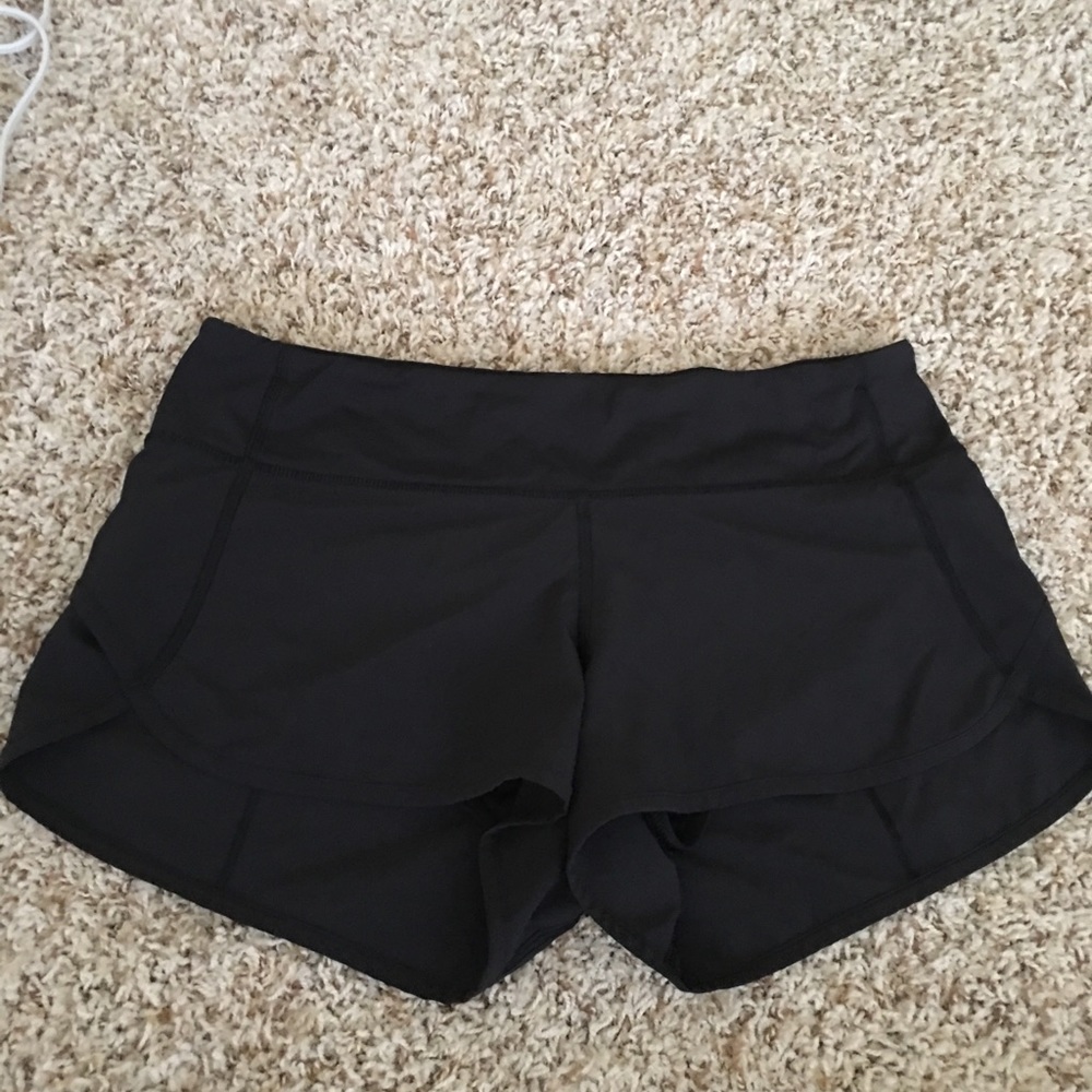 lululemon atheltic speed up shorts size 6 black
