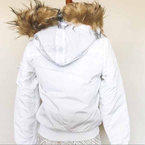 Last one Sz L 🌹Baby Phat white puffer jacket - Picture 4 of 8