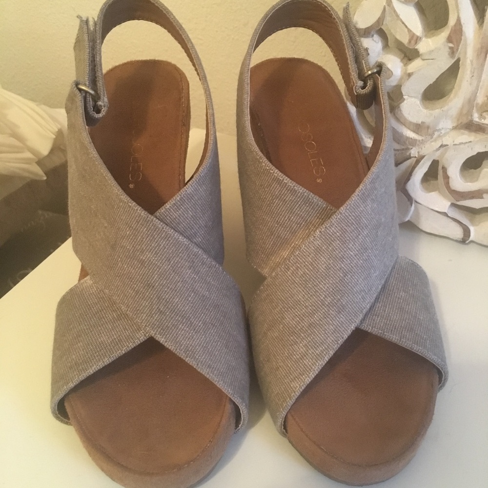 Aerosole Cross Wedge Sandal