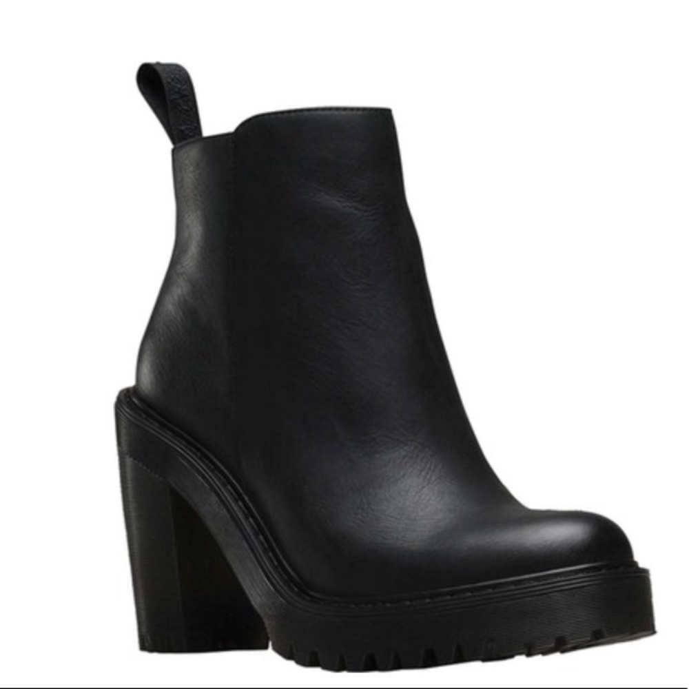 ISO Dr. Martens Magdalena Boot