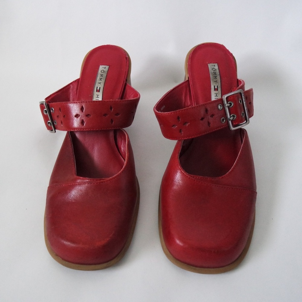 TOMMY HILFIGER red heel