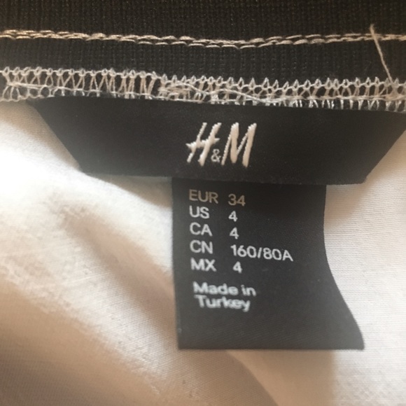 Black and white top - Picture 4 of 4