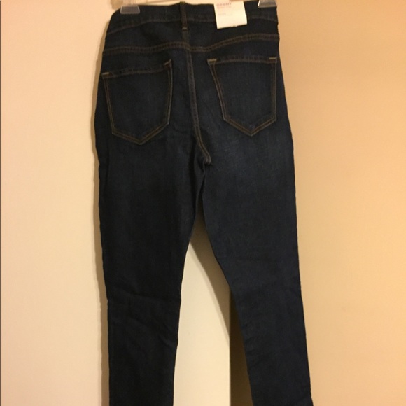 Old navy jeans NWT - Picture 2 of 2
