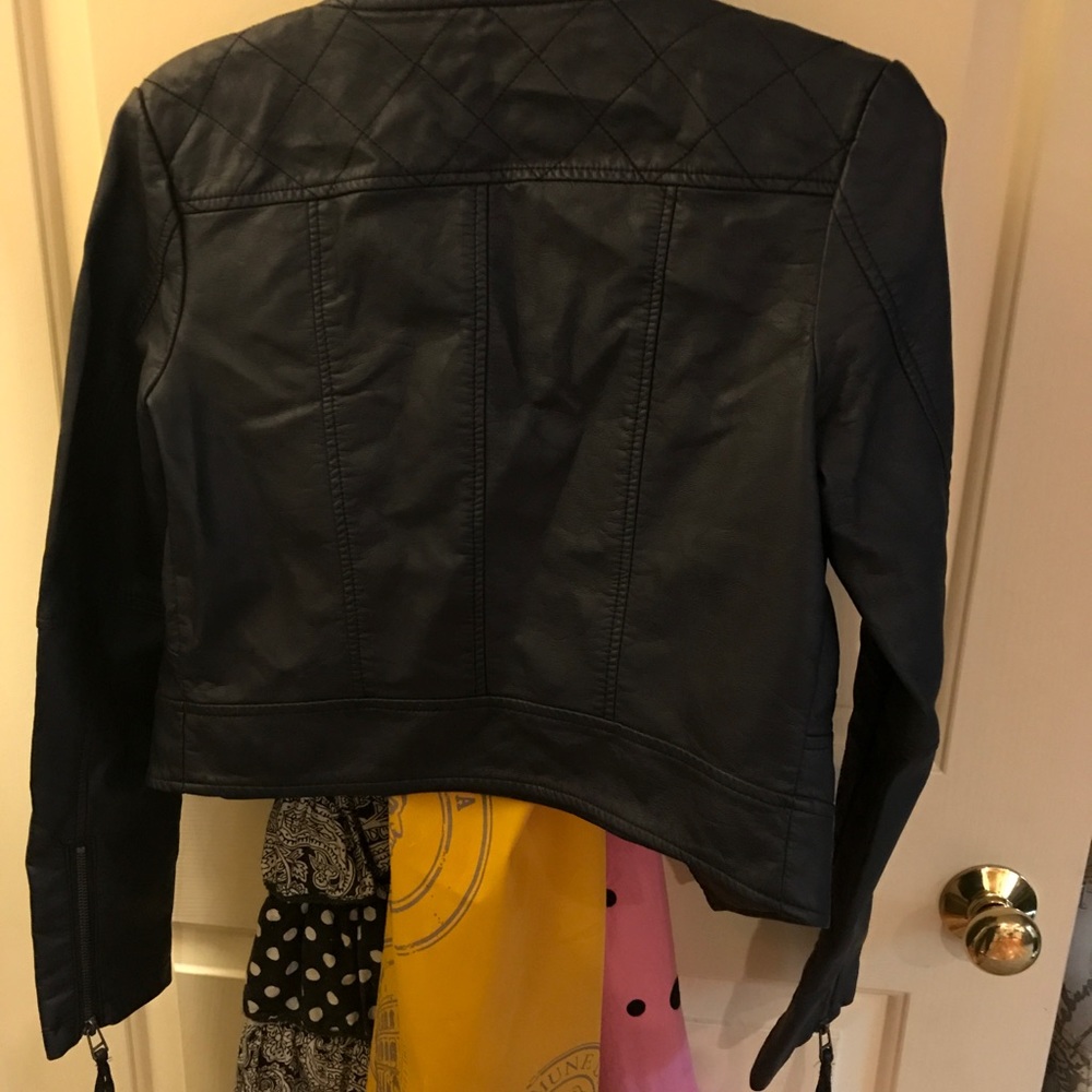 leather jacket - Picture 2 of 2