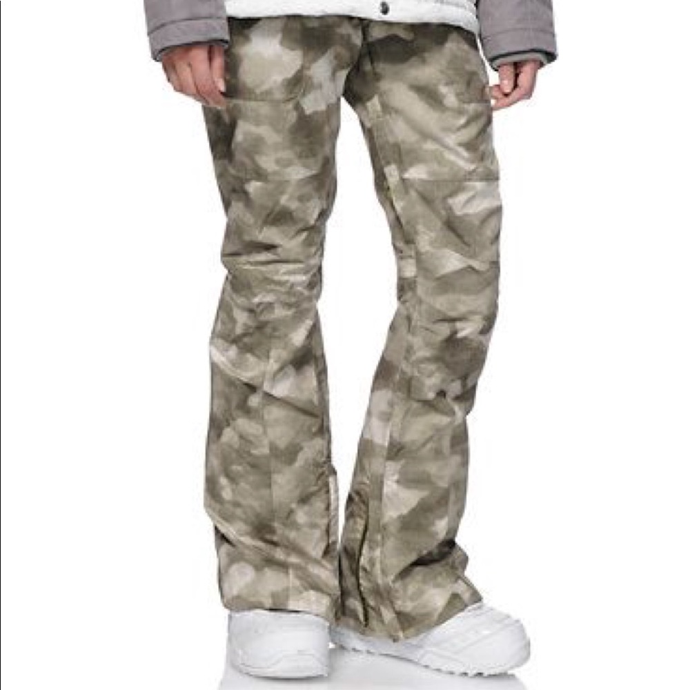 ISO Womens Burton indulgence green camo snow pants