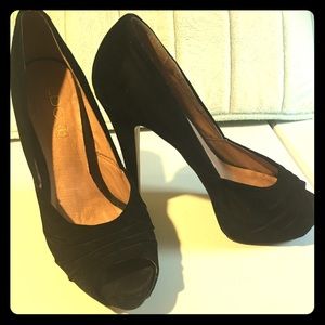 Black Velvet Heels!