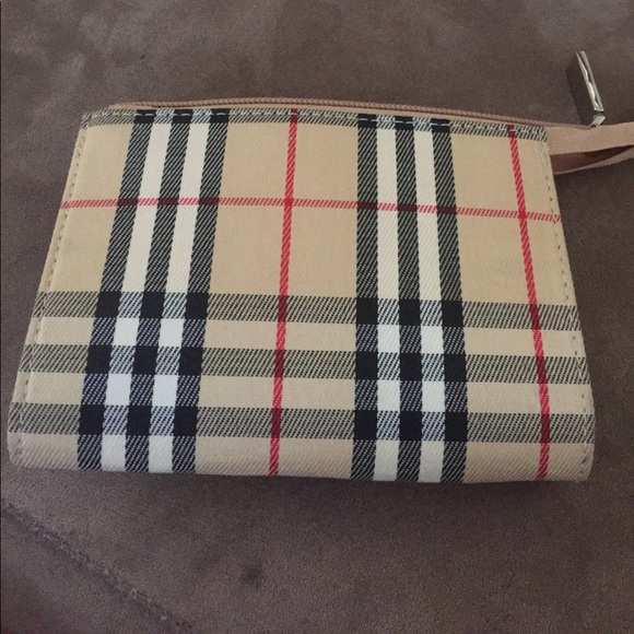 Plaid Lane Printed  Zip Wallet - Picture 1 of 4