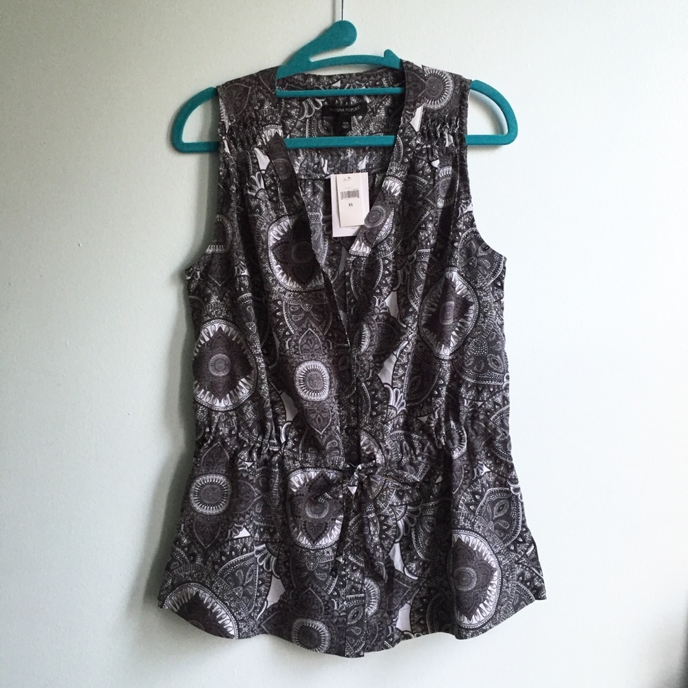 Grey flower top