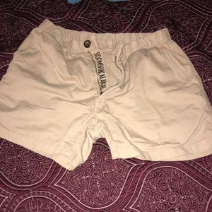 Khaki Chubbies shorts.