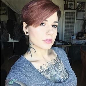 Meet your Posher, Cassandra