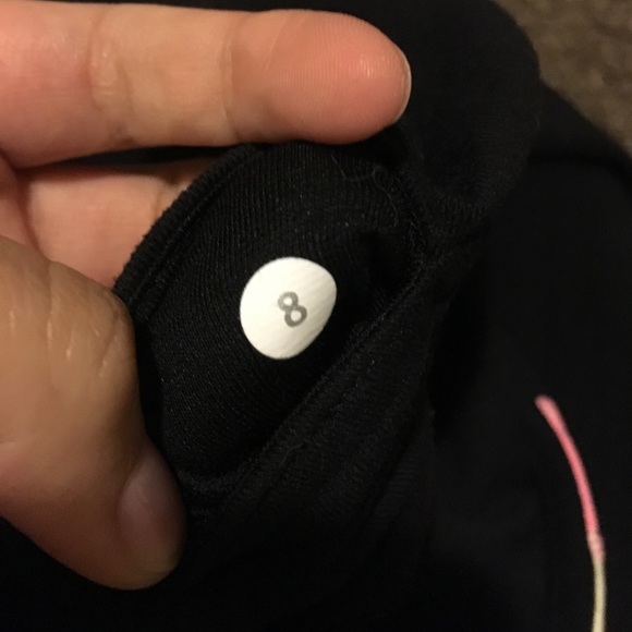 Lululemon Wide Leg Capri size 8 - Picture 5 of 6