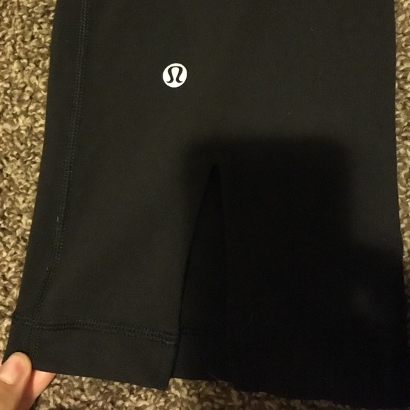 Lululemon Wide Leg Capri size 8 - Picture 6 of 6