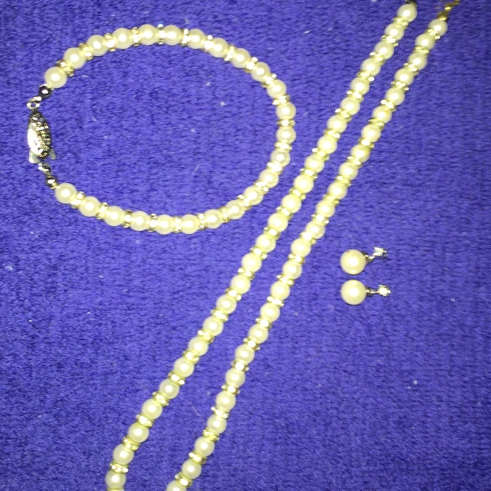 🔥FINAL SALE🔥White Pearl NecklaceBracelet Earring