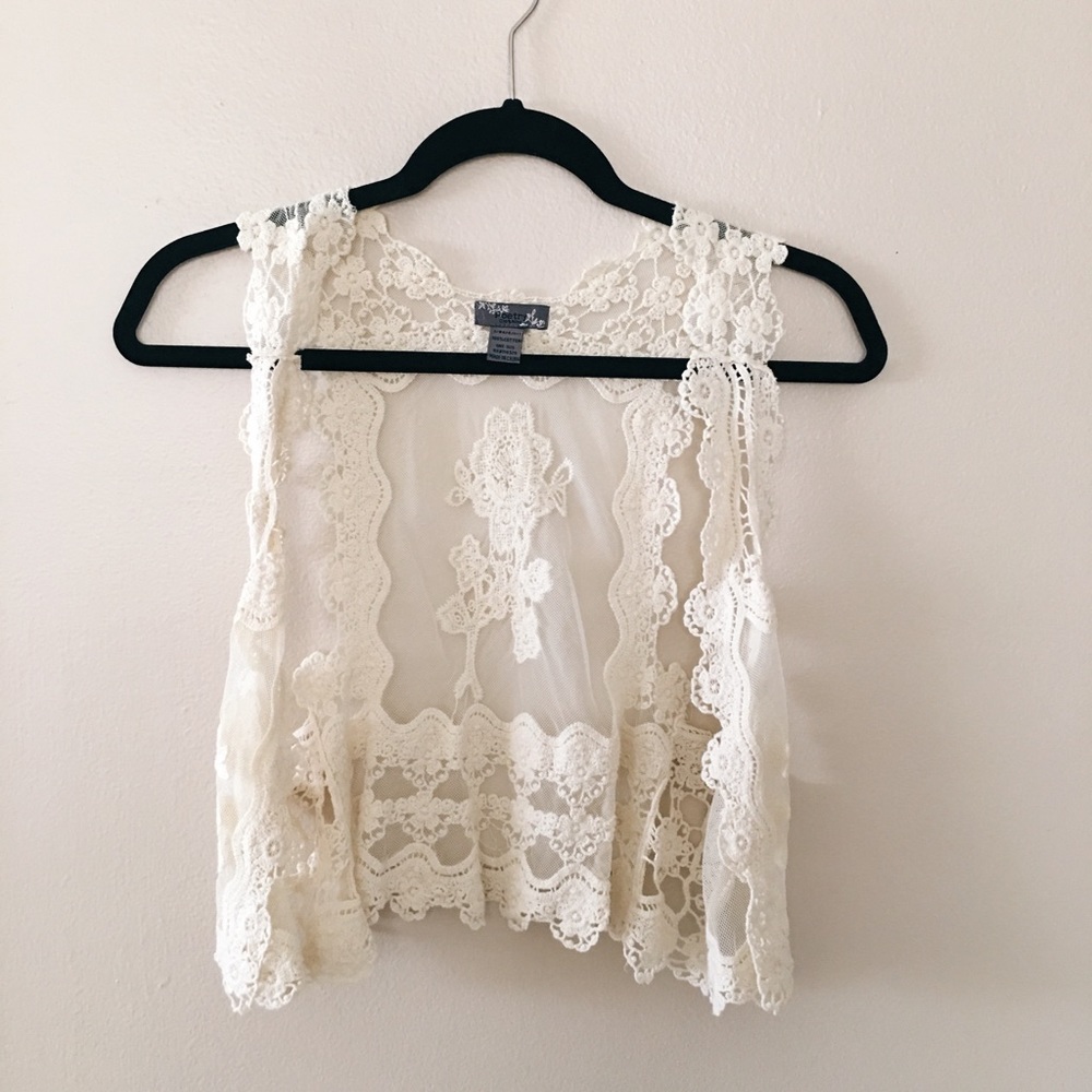 Flower crochet pattern cream women's shrug XS, S