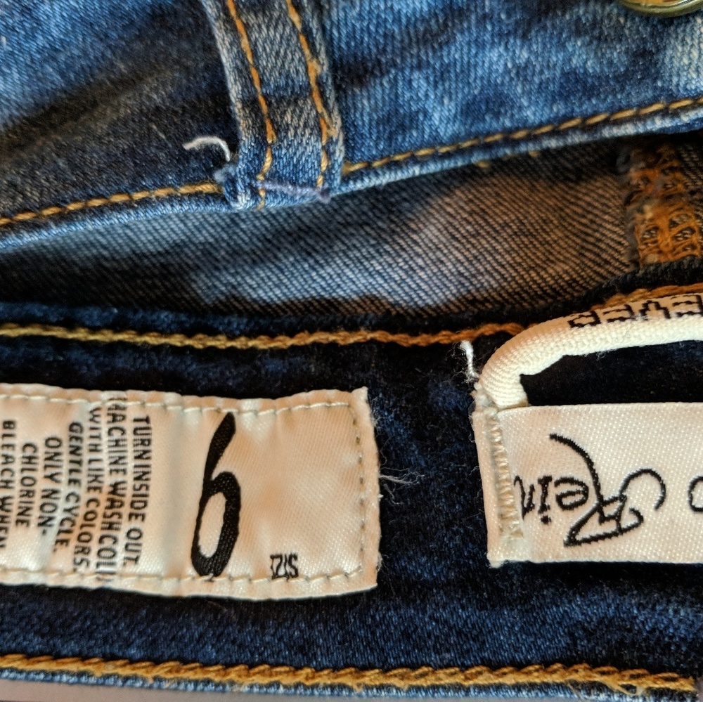 Jeans - Picture 3 of 4