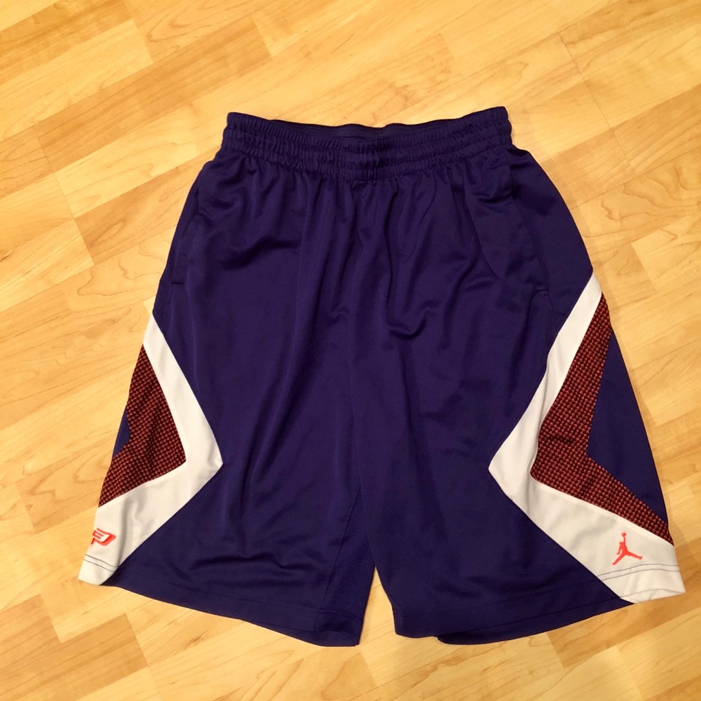 Kids Jordan dri-fit shorts size extra large