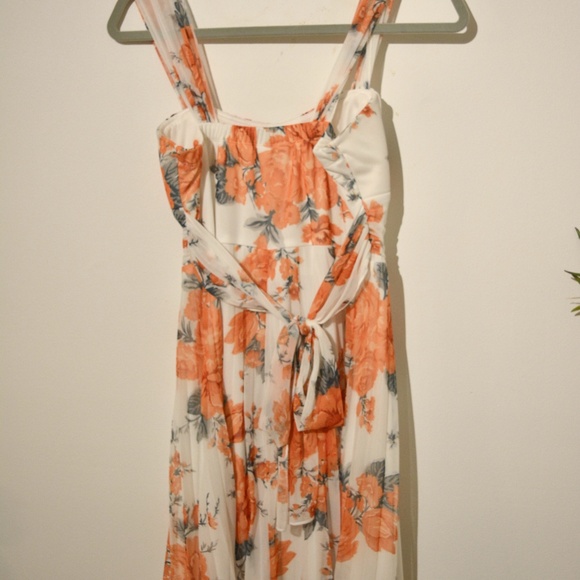 Pleated Orange/White Floral Dress - Picture 4 of 4