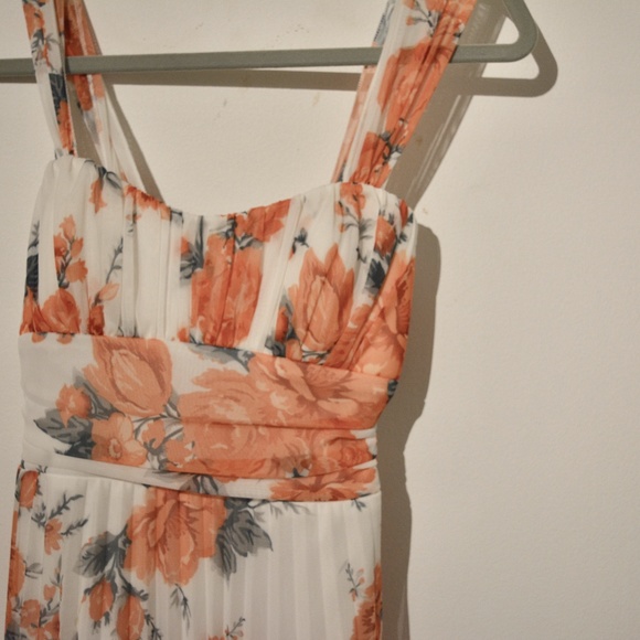Pleated Orange/White Floral Dress - Picture 2 of 4