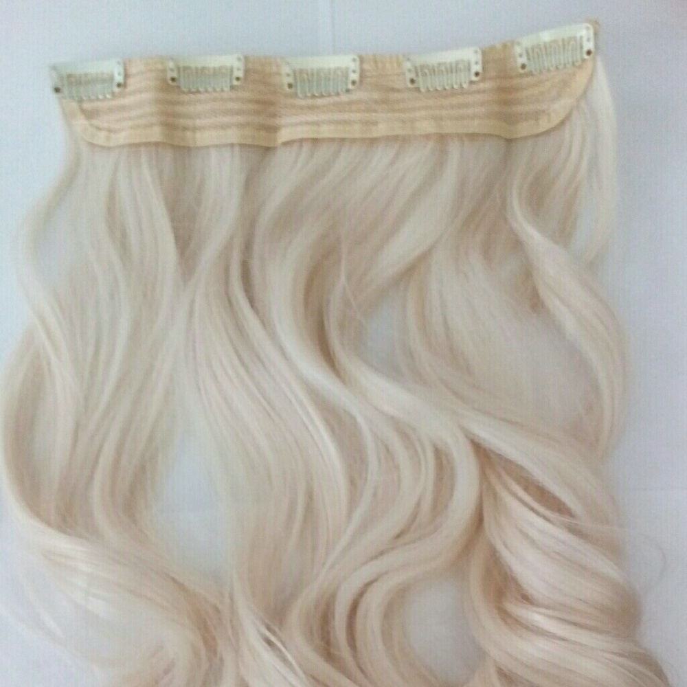 18 inch Blonde Clip in Hair Extensions