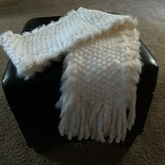 Soft woolen scarf white - Picture 2 of 3