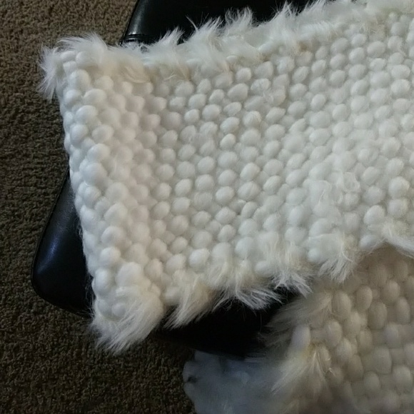 Soft woolen scarf white - Picture 3 of 3
