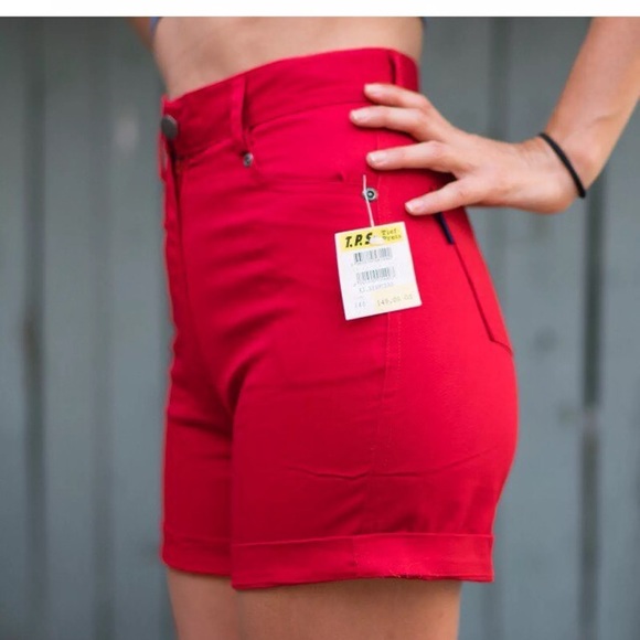 SOLD Red Vintage High Waisted Flattering Shorts - Picture 2 of 4
