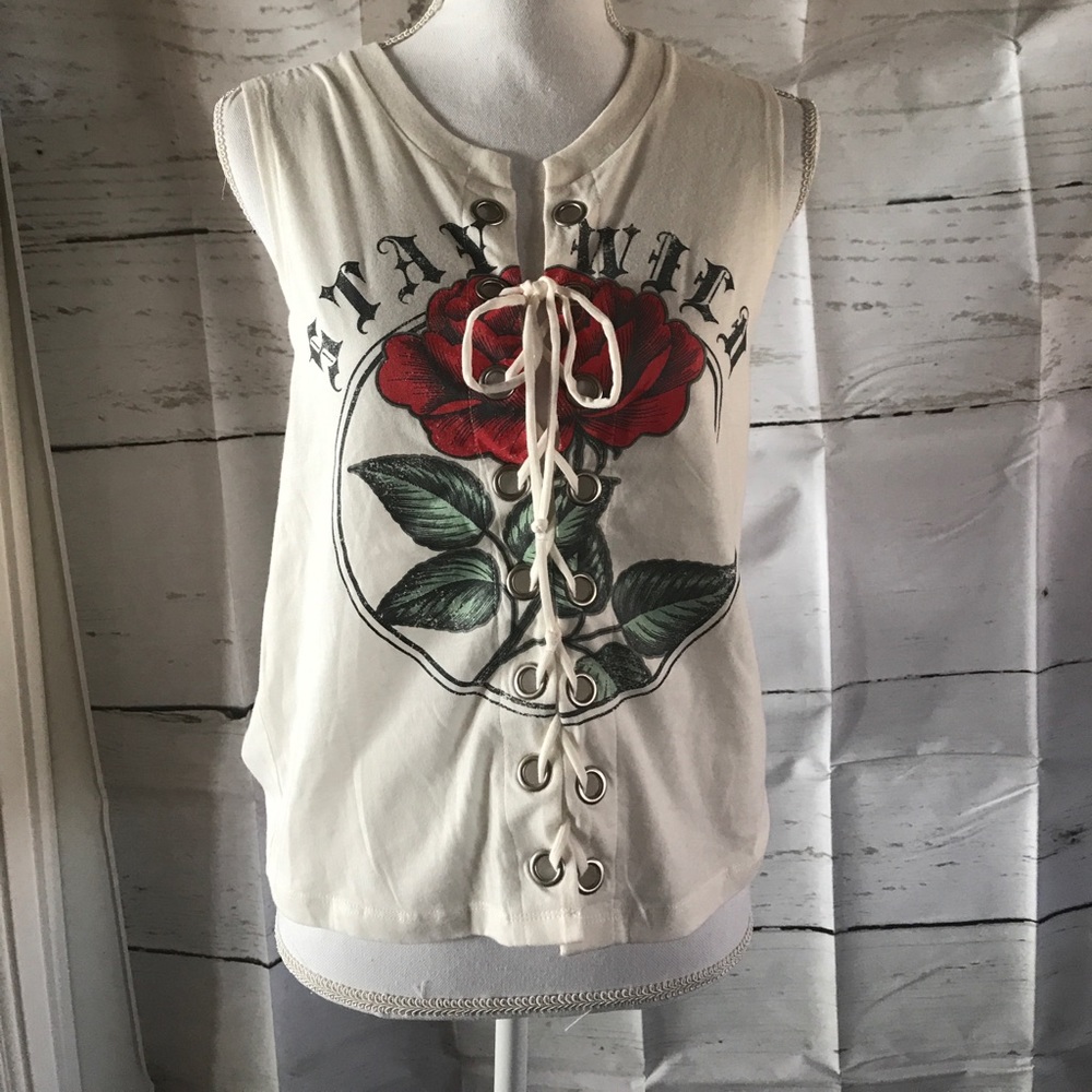 Sleeveless lace-up top