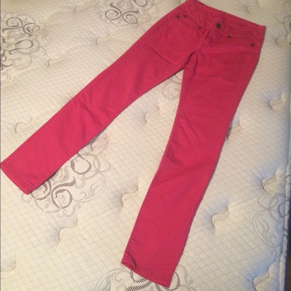 Maurices hot pink jegging.
