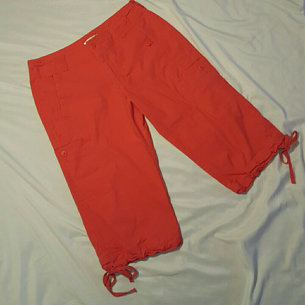 Coldwater Creek red capri pants