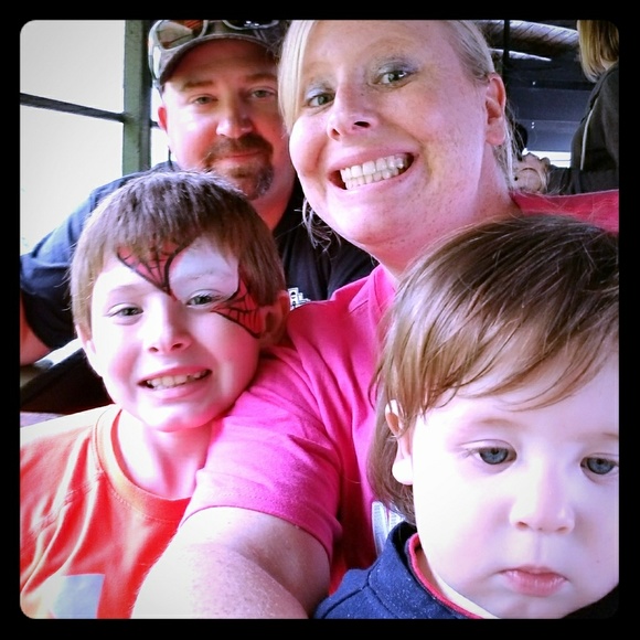 Meet your posher, Ashley - Picture 1 of 1