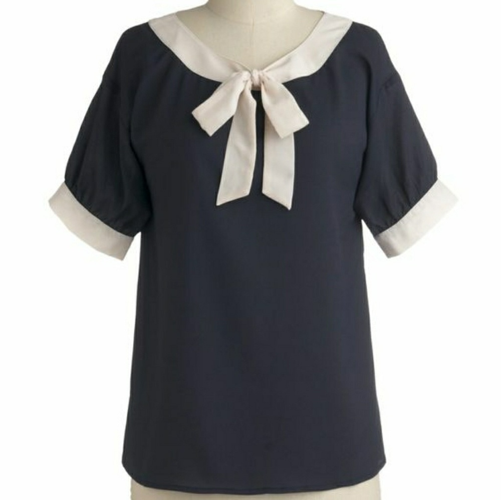 🍬 MOD CLOTH Blue Flowy Madeline Top w/ Bow Tie