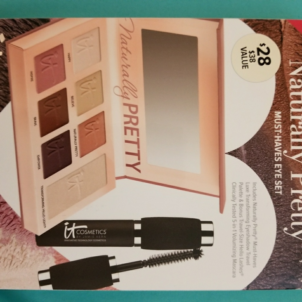 It cosmetics naturally pretty set