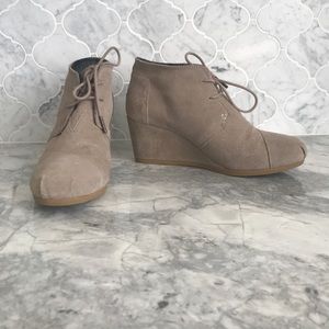 TOMS Suede Desert Wedge bootie