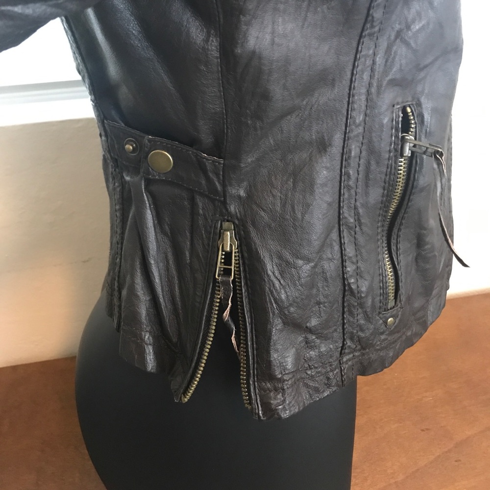 Leather jacket - Picture 4 of 5