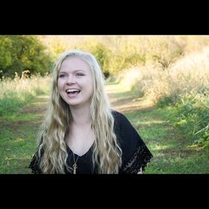 Meet your Posher, Courtney