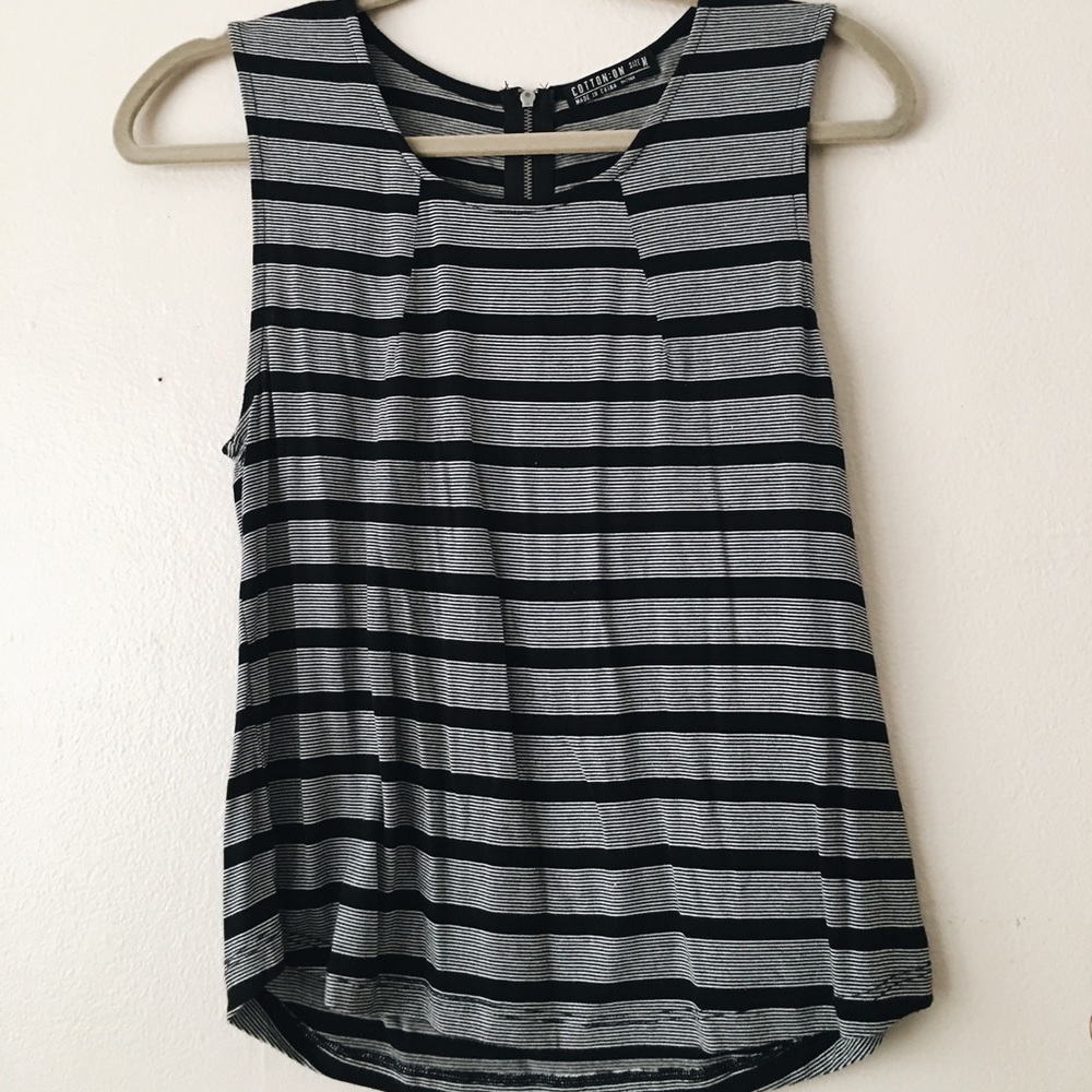 Striped top zipper back cotton on S