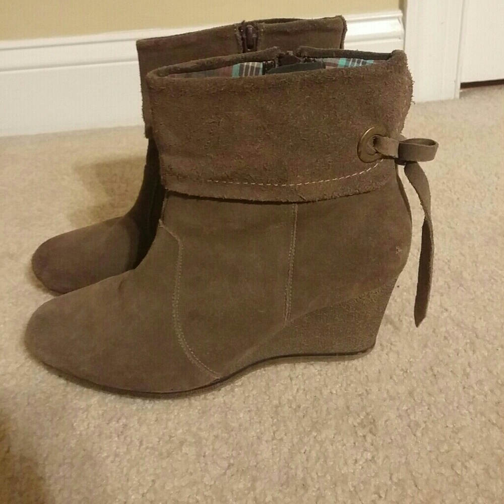 Wedge shoes