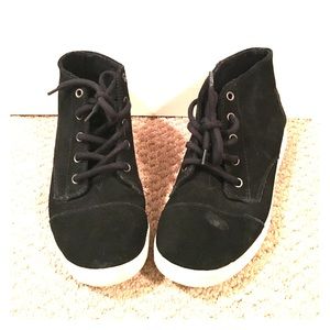 Toms high tops