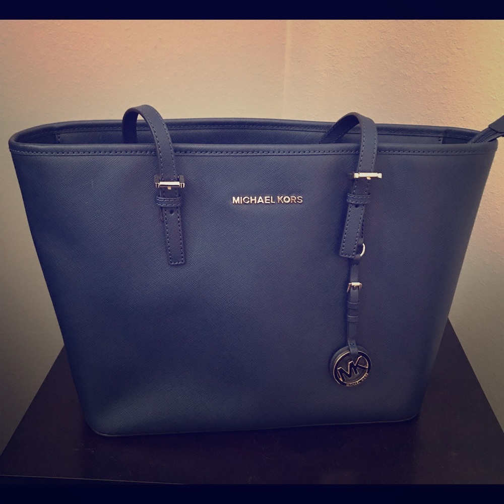 Michael kors jet set tote