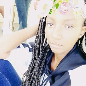 Meet your Posher, Louise