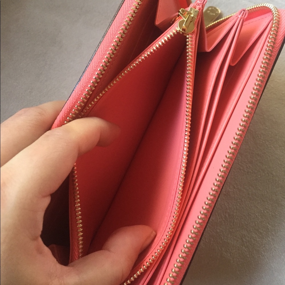 Louis Vuitton Zippy Wallet in Sweet Corail - Picture 6 of 8